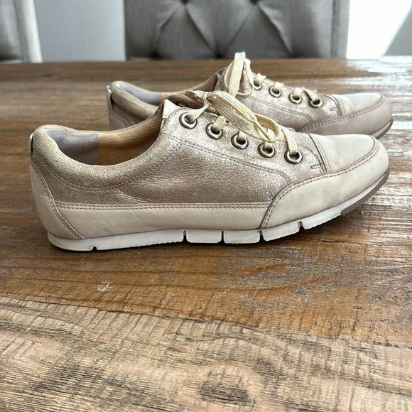 Paul Green Rose Gold and Pink leather Sneaker - Picture 2 of 11